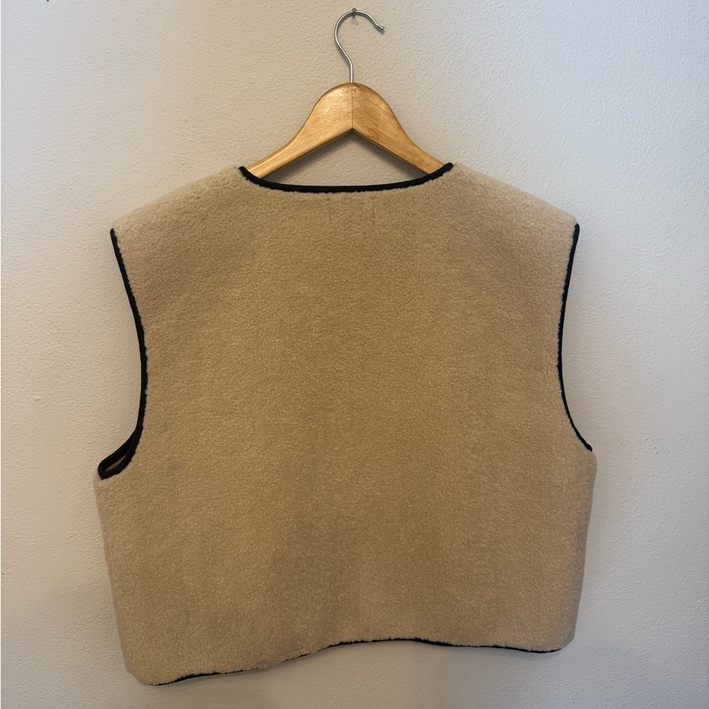 Annie Cream Vest with Black Accents - Picture 3 of 3